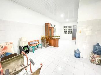 Rumah Hook dijual di Komplek Deli Graha (Titikuning) Medan