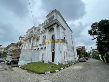 Dijual Villa Hook Komplek Taman Anggrek Jalan T.Amir Hamzah