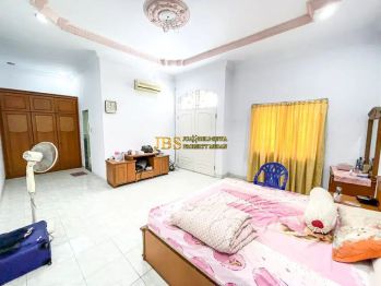 Dijual Villa Komplek Cemara Hijau