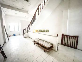 Dijual Rumah 3 Tingkat Kondisi Siap Huni Jalan Sampali