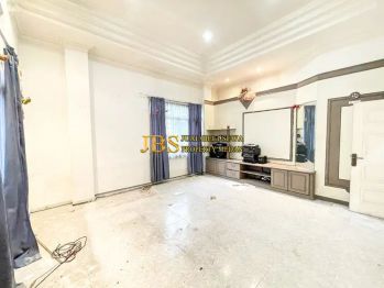 LIMITED STOCK Dijual Villa Jalan Multatuli Kondisi Siap Huni